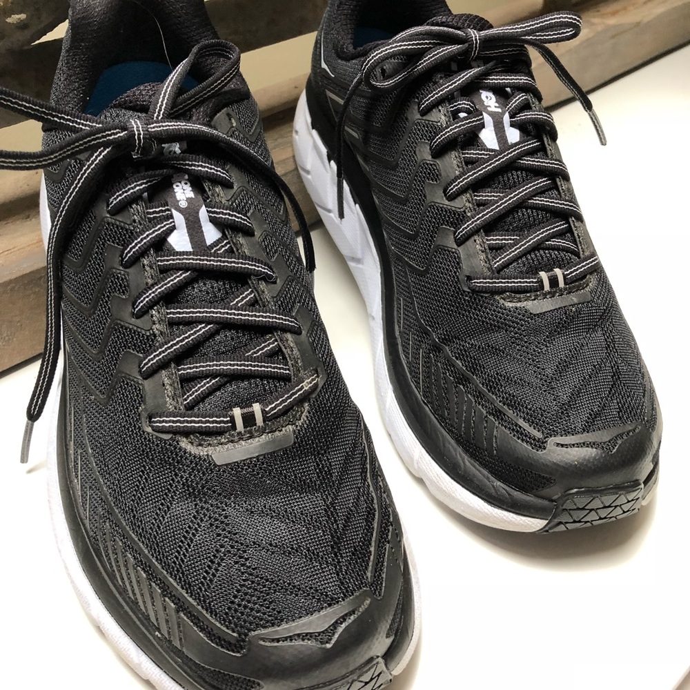 Hoka Women's Clifton 4  Black Size 9